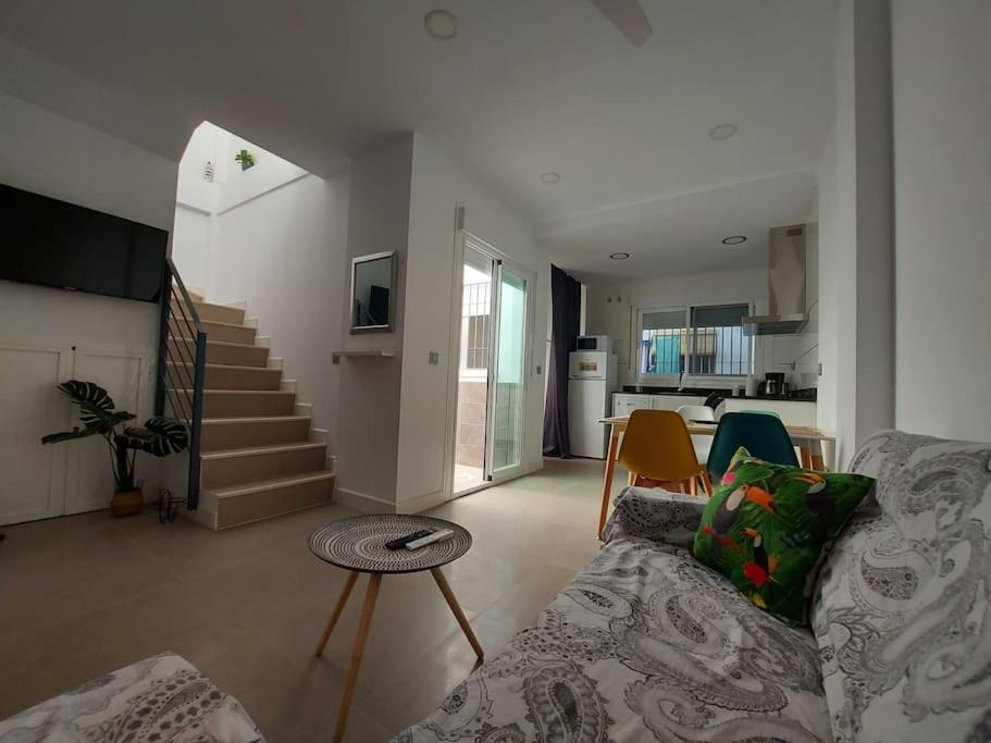 Casa De La Abuela Apartment Malaga Luaran gambar