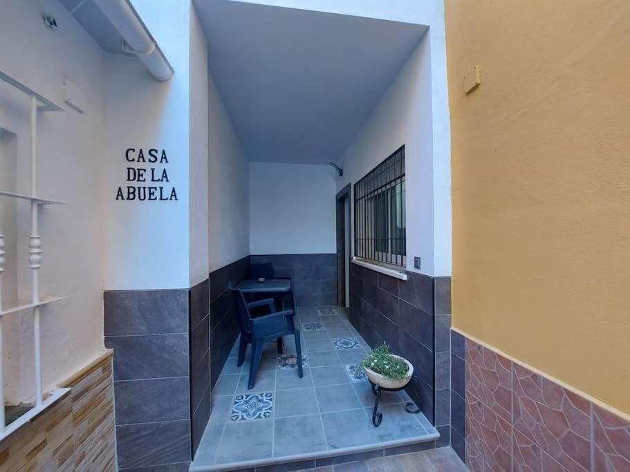 Casa De La Abuela Apartment Malaga Luaran gambar