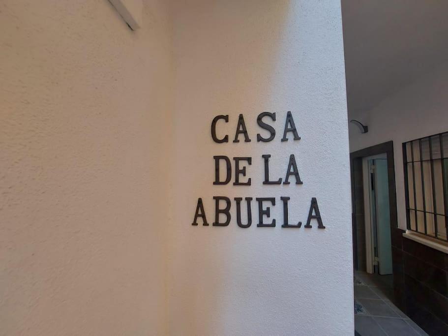 Casa De La Abuela Apartment Malaga Luaran gambar