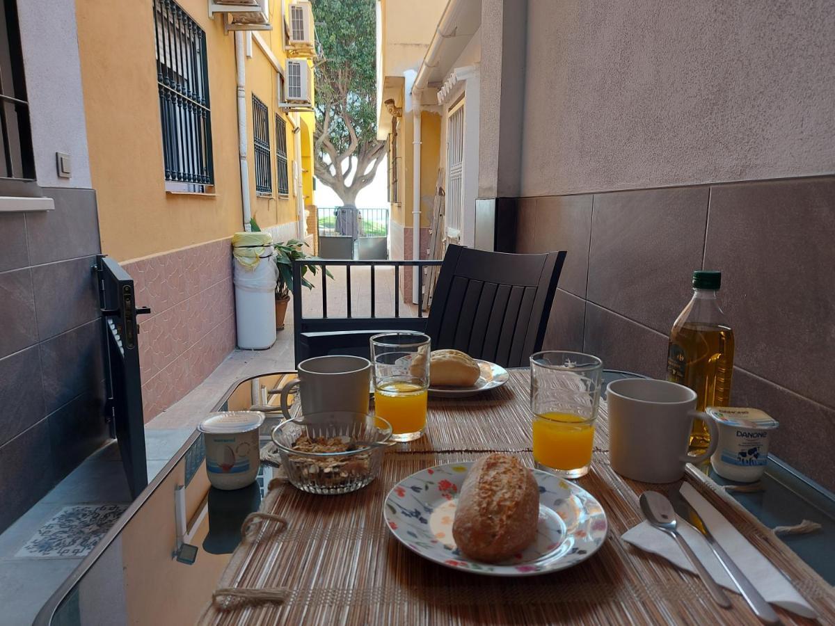 Casa De La Abuela Apartment Malaga Luaran gambar